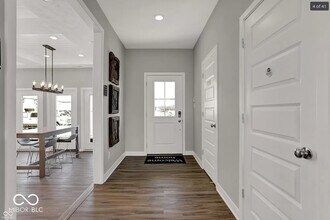 715 Newton Dr in Danville, IN - Foto de edificio - Building Photo