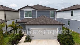 9505 Lamine Wy in Parrish, FL - Building Photo
