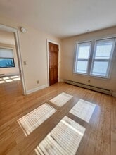 86 Pitkin St in Burlington, VT - Building Photo - Building Photo