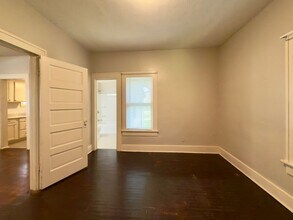 419 N Richmond Ave in Wichita, KS - Building Photo - Building Photo