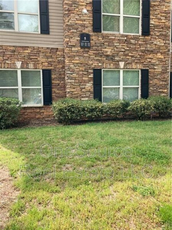 5101 Fairington Club Dr in Stonecrest, GA - Building Photo - Building Photo