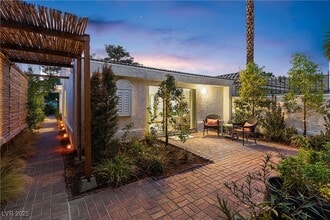 3027 Bel Air Dr in Las Vegas, NV - Building Photo - Building Photo