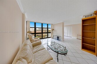 2017 S Ocean Dr in Hallandale Beach, FL - Building Photo - Building Photo