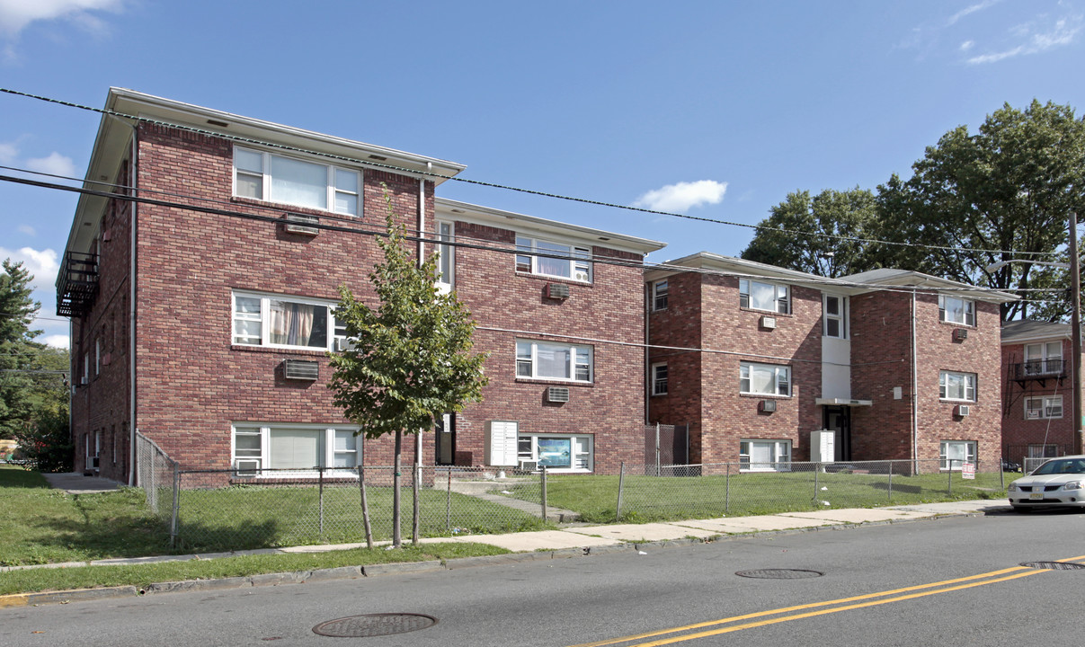 1335-1345 Virginia St in Elizabeth, NJ - Foto de edificio