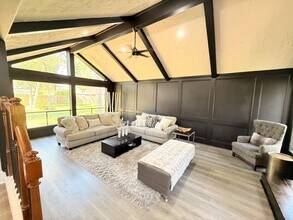 1711 Surrey Ct in Richmond, TX - Building Photo - Building Photo