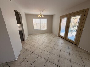 7611 W Cinnabar Ave in Peoria, AZ - Building Photo - Building Photo