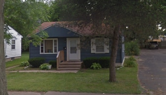 1112 Irving Ave in Rockford, IL - Building Photo