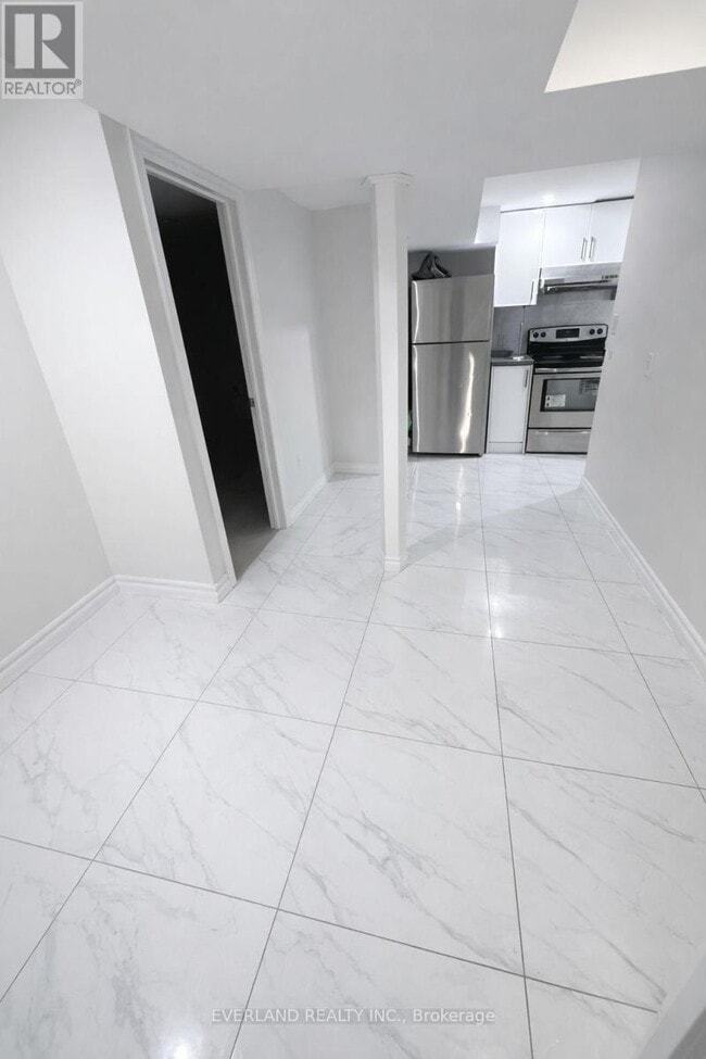 20 Sonmore Dr in Toronto, ON - Building Photo - Building Photo