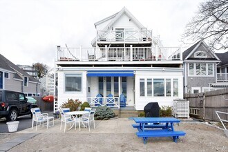 7 Puritan Rd-Unit -1 in Swampscott, MA - Building Photo - Building Photo