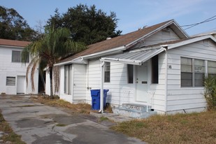 746 Main St in Dunedin, FL - Foto de edificio - Building Photo