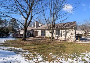 1131 Timberview Trail in Bloomfield Township, MI - Building Photo