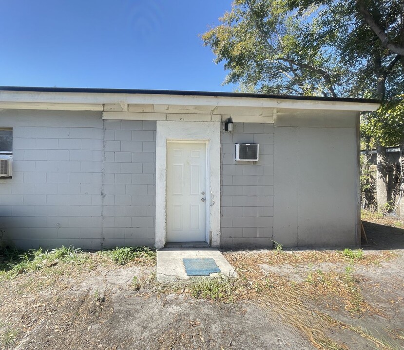 10603 Briarcliff Rd E in Jacksonville, FL - Foto de edificio