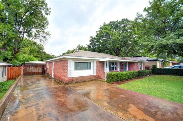 4004 Caddo Trail in Lake Worth, TX - Building Photo - Building Photo