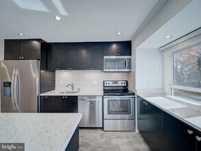 6191 Little Valley Way in Alexandria, VA - Building Photo - Building Photo