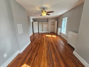 142 Sumac St in Philadelphia, PA - Building Photo - Building Photo