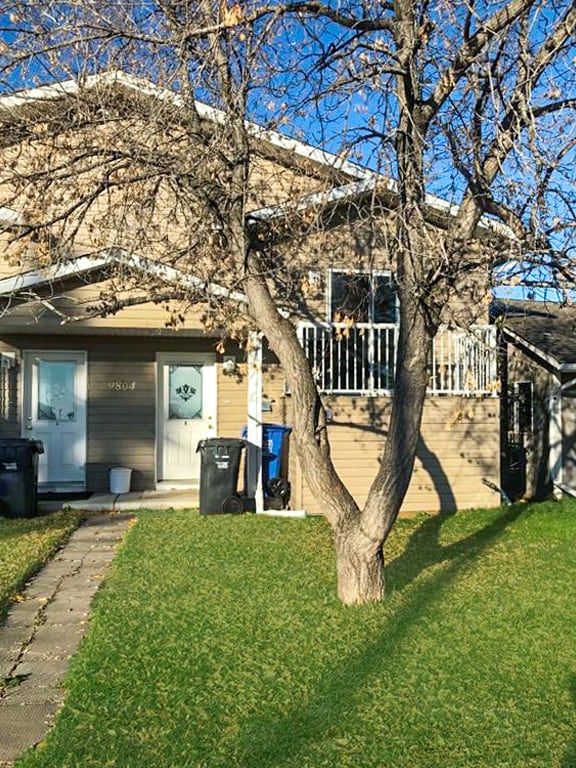 property at 9804-98099 99 St