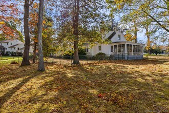 31 Pawson Rd in Branford, CT - Building Photo - Building Photo