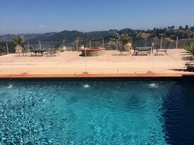 1350 Stradella Rd, Unit #1 in Los Angeles, CA - Building Photo