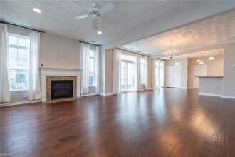 5616 Memorial Dr in Virginia Beach, VA - Foto de edificio - Building Photo