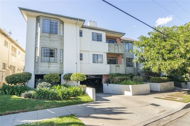 property at 4543 Willis Ave