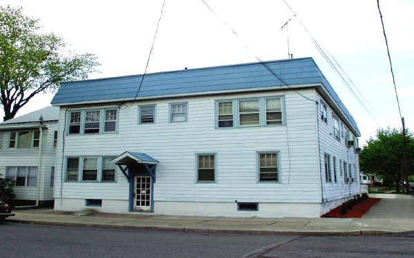 167 W 1st St in Clifton, NJ - Building Photo