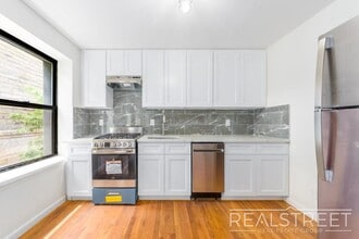 Spacious 2 Bedroom in Williamsburg! in Brooklyn, NY - Building Photo - Building Photo