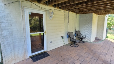 18209 Camdenhurst Dr in Gainesville, VA - Building Photo - Building Photo