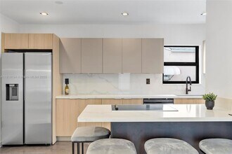 501 NW 46th St in Miami, FL - Building Photo - Building Photo