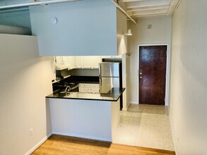 32 Peachtree St NW, Unit 303 in Atlanta, GA - Building Photo - Building Photo