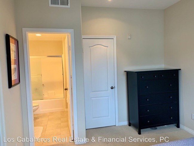 17168 Newhope St in Fountain Valley, CA - Building Photo - Building Photo