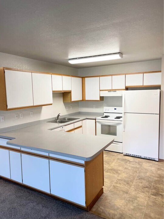 2745 Glen Creek Pl, Unit 2 in Appleton, WI - Building Photo