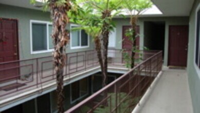 474 Sherman Ave in Los Angeles, CA - Building Photo - Building Photo
