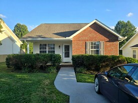 1908 Heather Lea Dr in Sevierville, TN - Building Photo