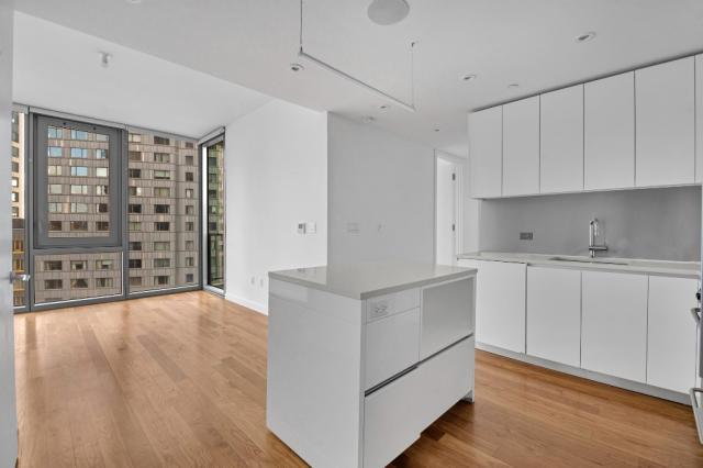 430 Albee Square W in Brooklyn, NY - Building Photo - Building Photo