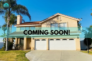 1375 Williamsburg Ln in Corona, CA - Building Photo