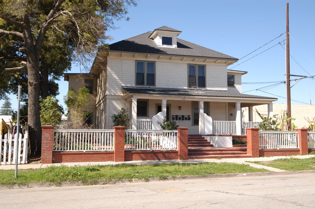 116 S 11th St in Santa Paula, CA - Building Photo - Building Photo