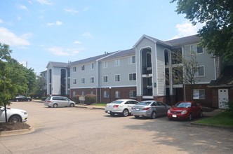 Cedar Knoll Apartments in Akron, OH - Building Photo - Building Photo