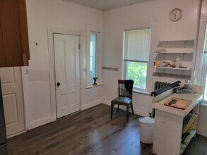 130 Taylor St in Quincy, MA - Building Photo - Building Photo
