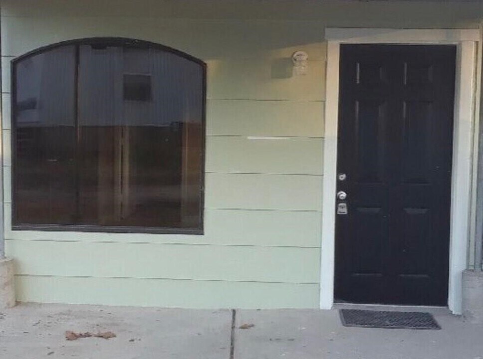 24571 Cochran Dr in Porter, TX - Building Photo