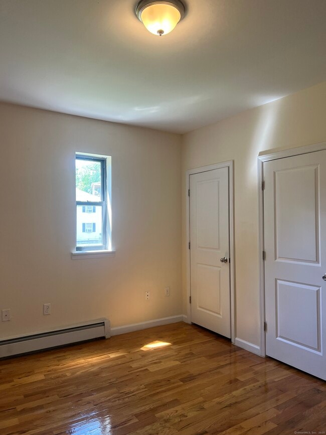 390 Bellevue St in Hartford, CT - Building Photo - Building Photo