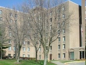 Jefferson Manor in Pittsburgh, PA - Building Photo - Building Photo