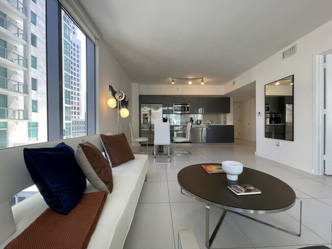 31 SE 6th St in Miami, FL - Building Photo - Building Photo