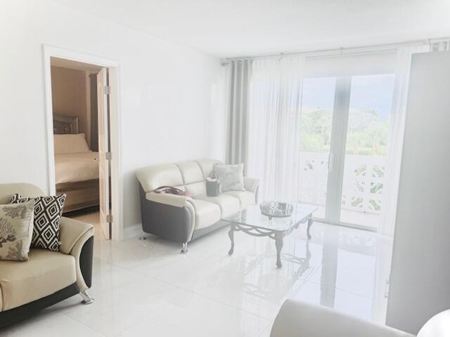 2840 S Ocean Blvd in Palm Beach, FL - Building Photo - Building Photo