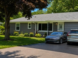 1612 E 88th St in Bloomington, MN - Building Photo