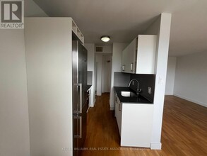 99-599 Tyndall Ave in Toronto, ON - Building Photo - Building Photo