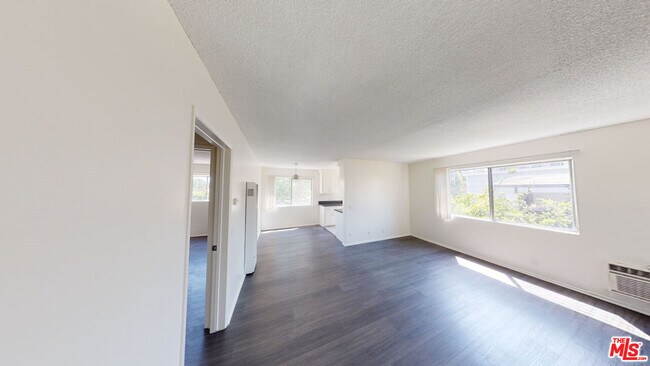 5236 Kester Ave in Los Angeles, CA - Building Photo - Building Photo