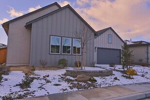 7587 Calypso Dr in Sparks, NV - Building Photo