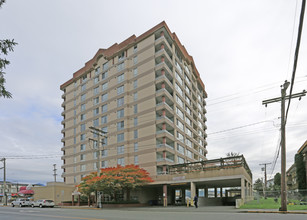 Gordon Towers in Maple Ridge, BC - Building Photo - Building Photo