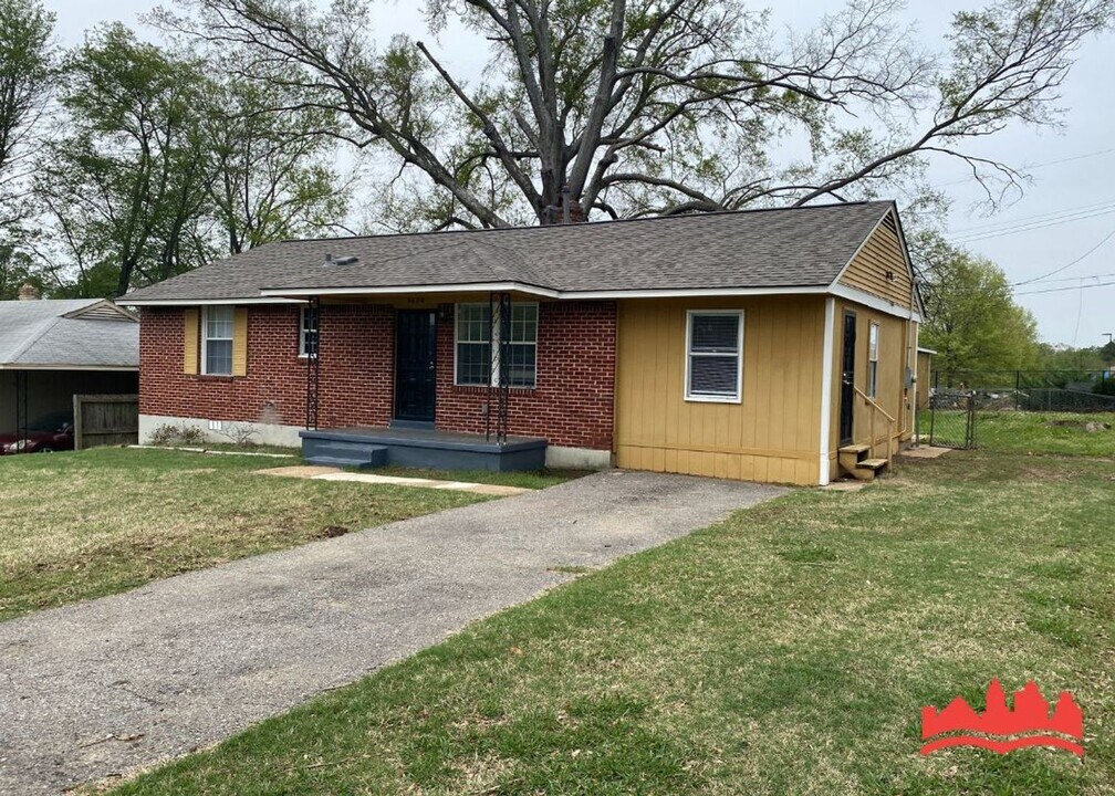 4628 Windward Dr in Memphis, TN - Building Photo