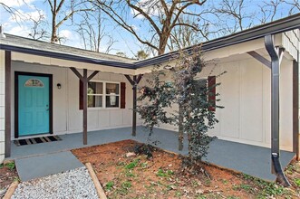 2255 Hunt Rd in Douglasville, GA - Building Photo - Building Photo
